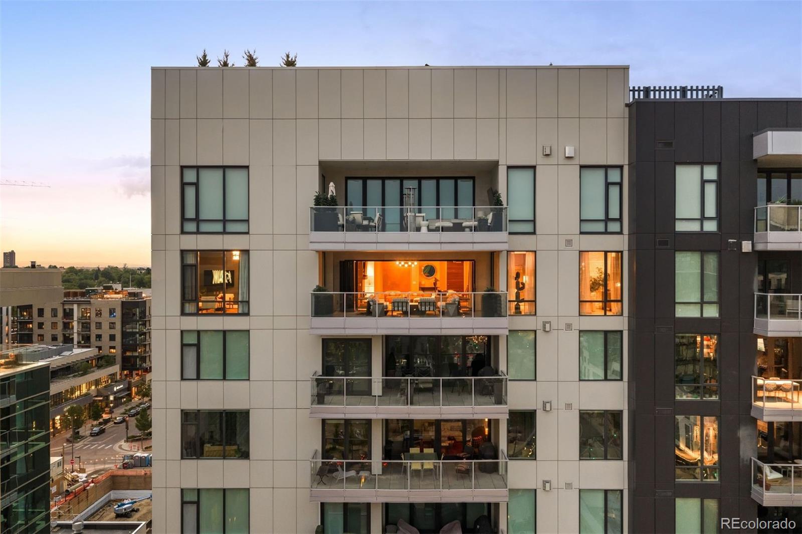 155 Steele Street 1117