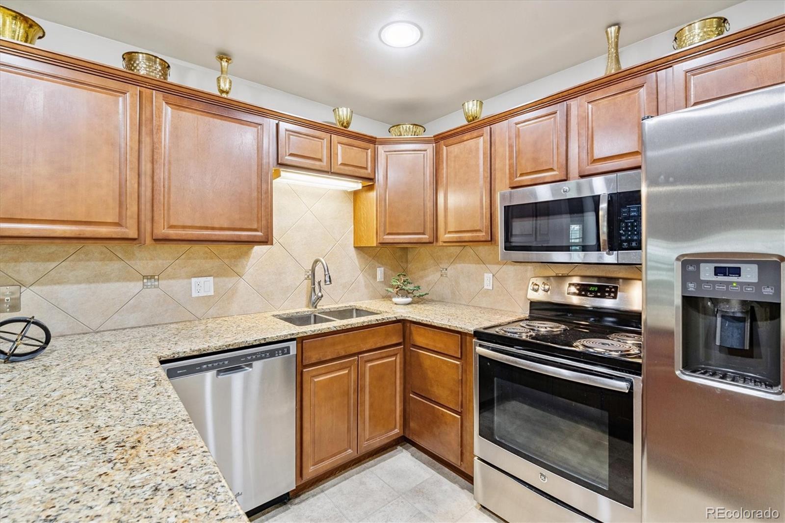 605 S Alton Way 8D