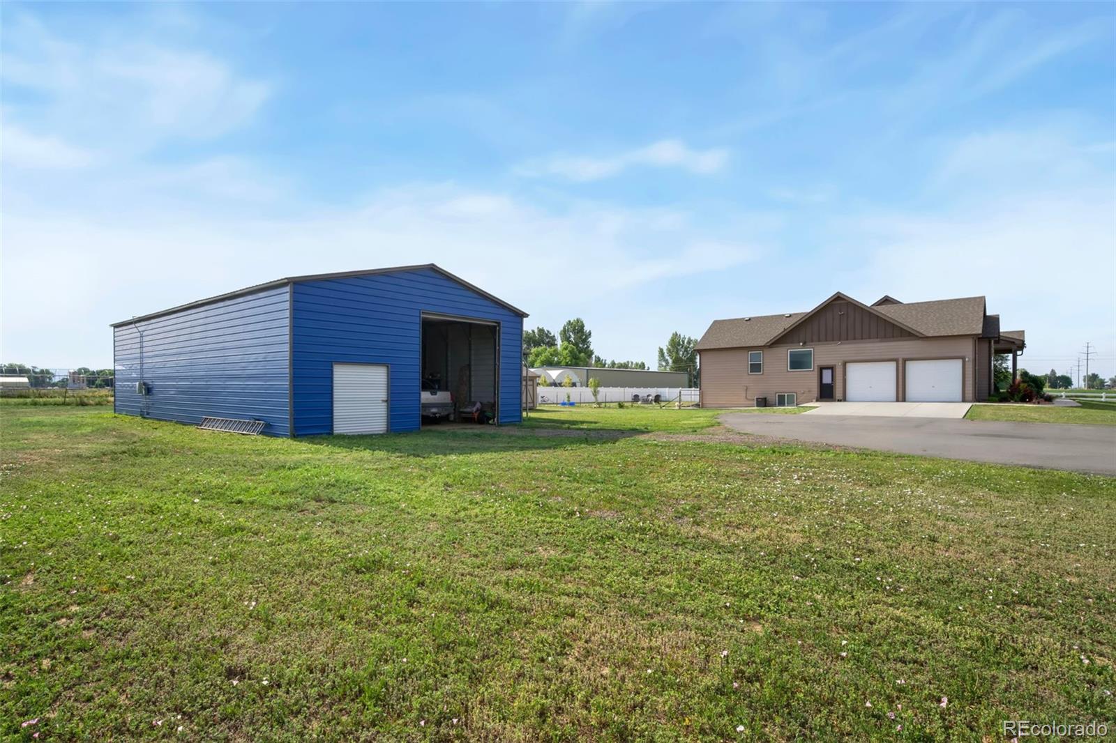 859 Schrage Way