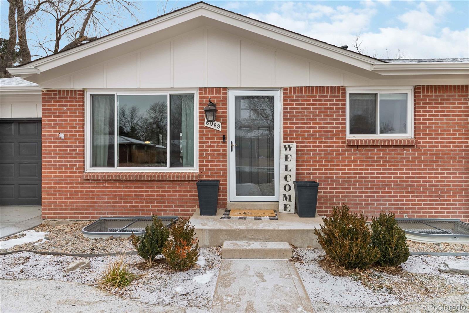 6983 S Albion Street