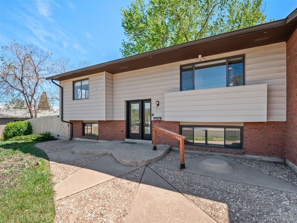 Photo of 8640 W Jewell Avenue, Lakewood, CO 80232 (MLS # 3515587)