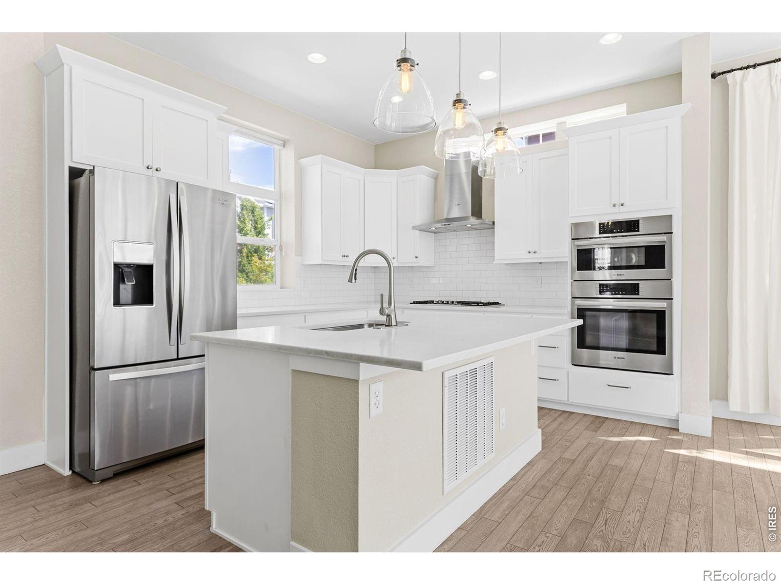 5432 W 97th Place