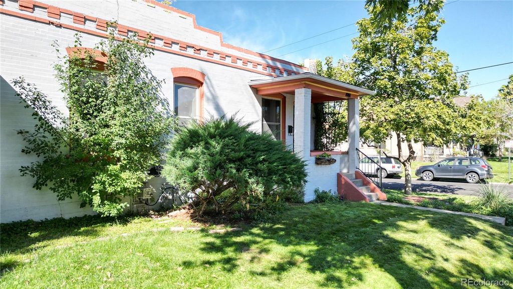 Photo of 1001 S Pennsylvania Street, Denver, CO 80209 (MLS # 5643184)