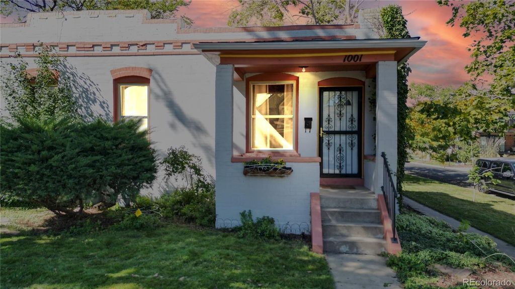 Photo of 1001 S Pennsylvania Street, Denver, CO 80209 (MLS # 5643184)