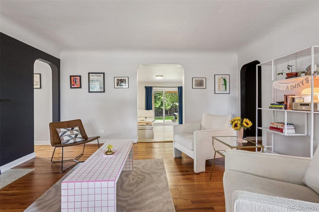 Photo of 2635 Niagara Street, Denver, CO 80207 (MLS # 4052458)
