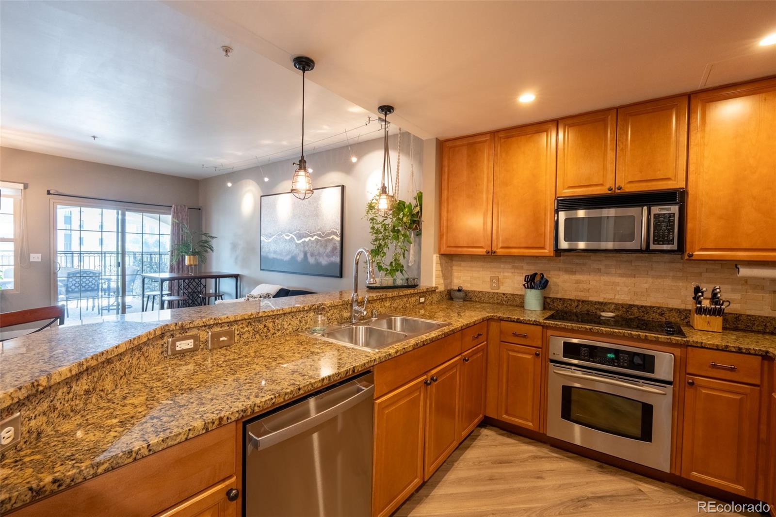 925 N Lincoln Street 6J-S