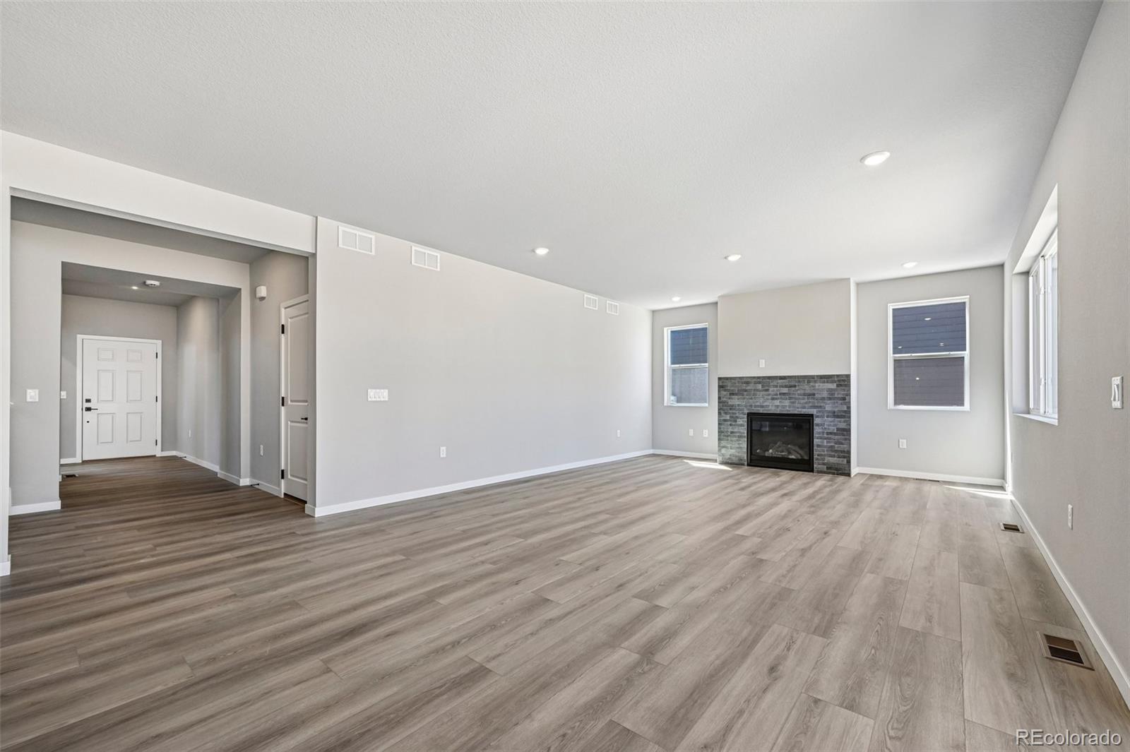 13795 Daffodil Way