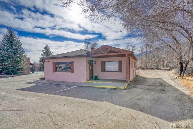 7610 W US Highway 50