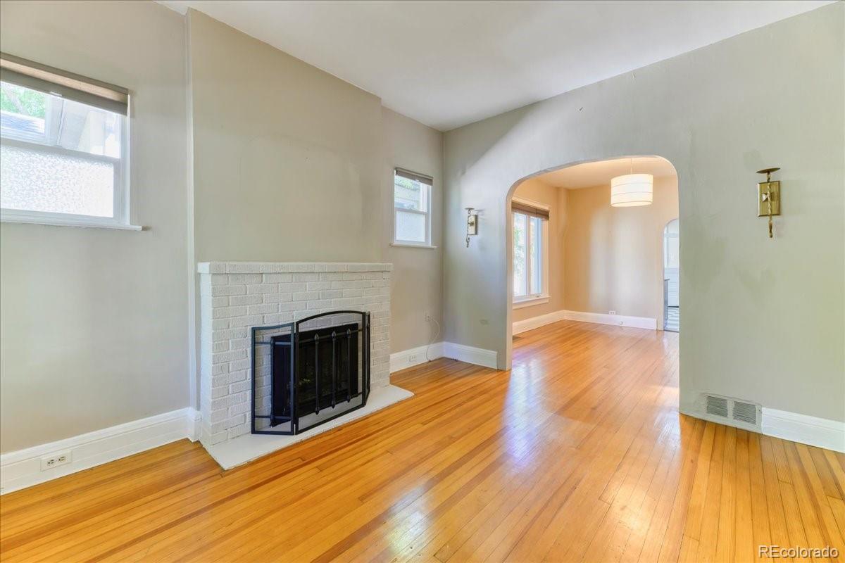 284 S Marion Parkway
