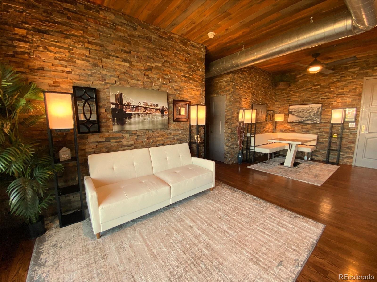 10111 Inverness Main Street 223