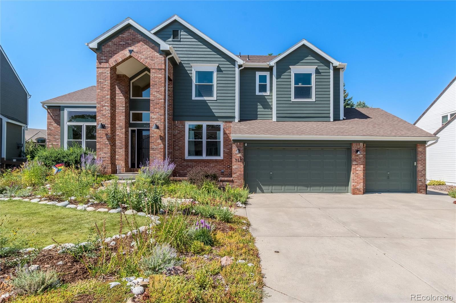 752 Hughes Lane