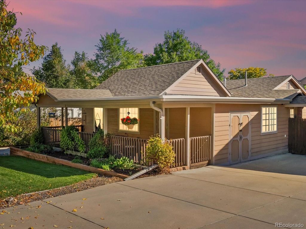 Photo of 1260 Welch Street, Lakewood, CO 80401 (MLS # 4511148)