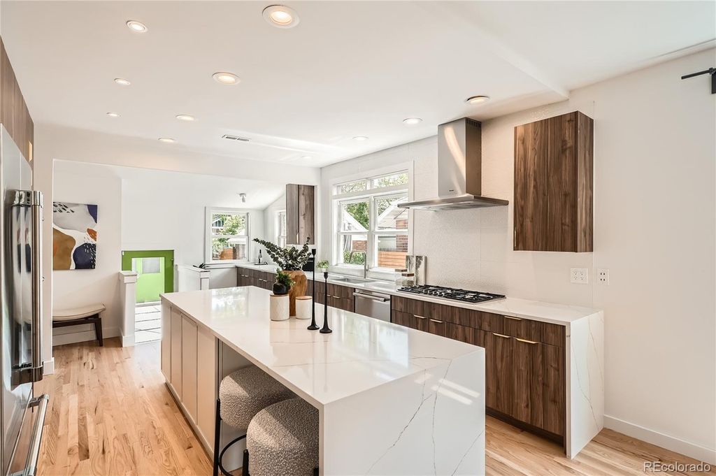 Photo of 814 S High Street, Denver, CO 80209 (MLS # 5337850)