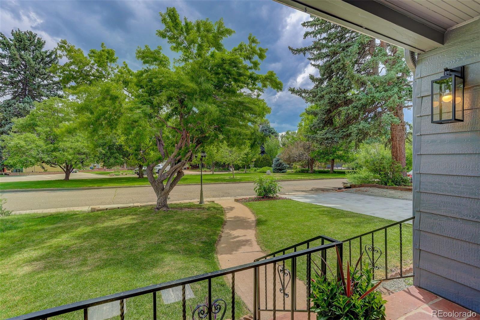 2732 S Downing Circle
