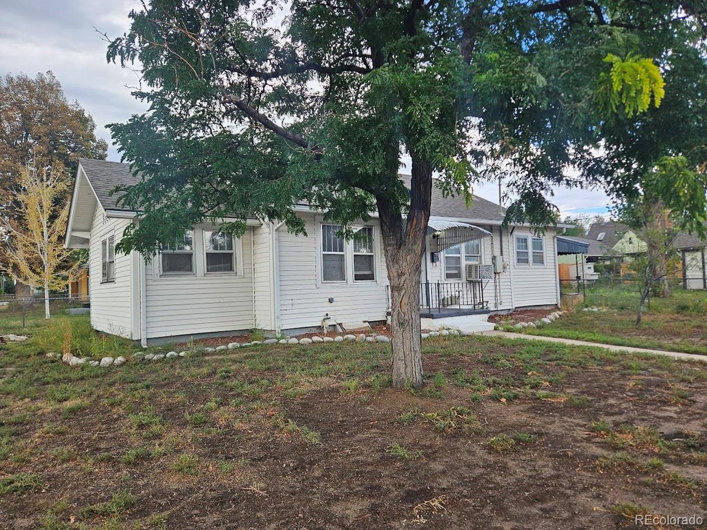 Photo of 3990 S Delaware Street, Englewood, CO 80110 (MLS # 8286289)