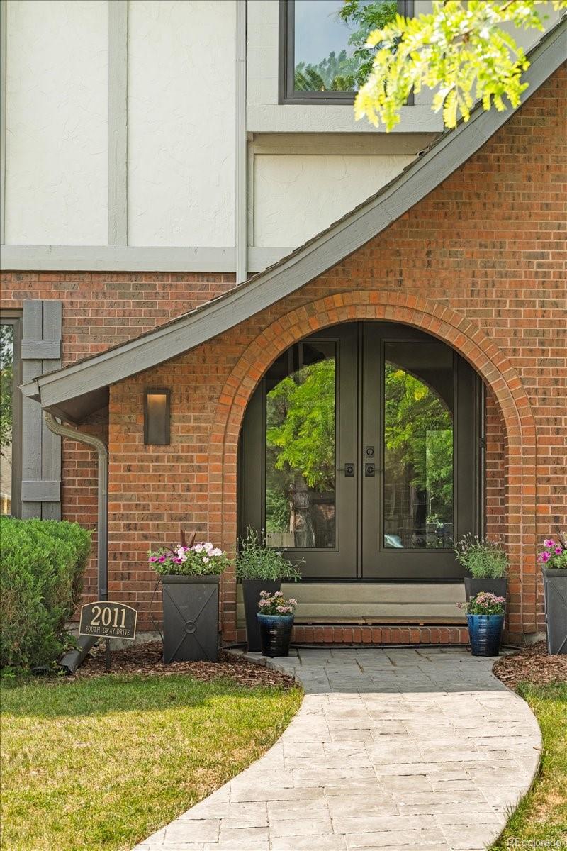 2011 S Gray Drive