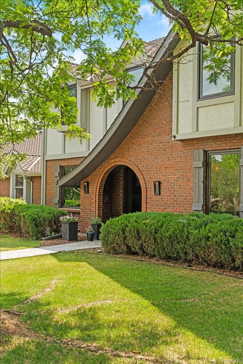 2011 S Gray Drive