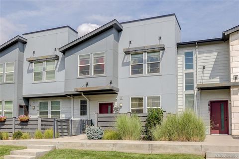 Photo of 16121 Bolling Drive, Denver, CO 80239 (MLS # 2602760)