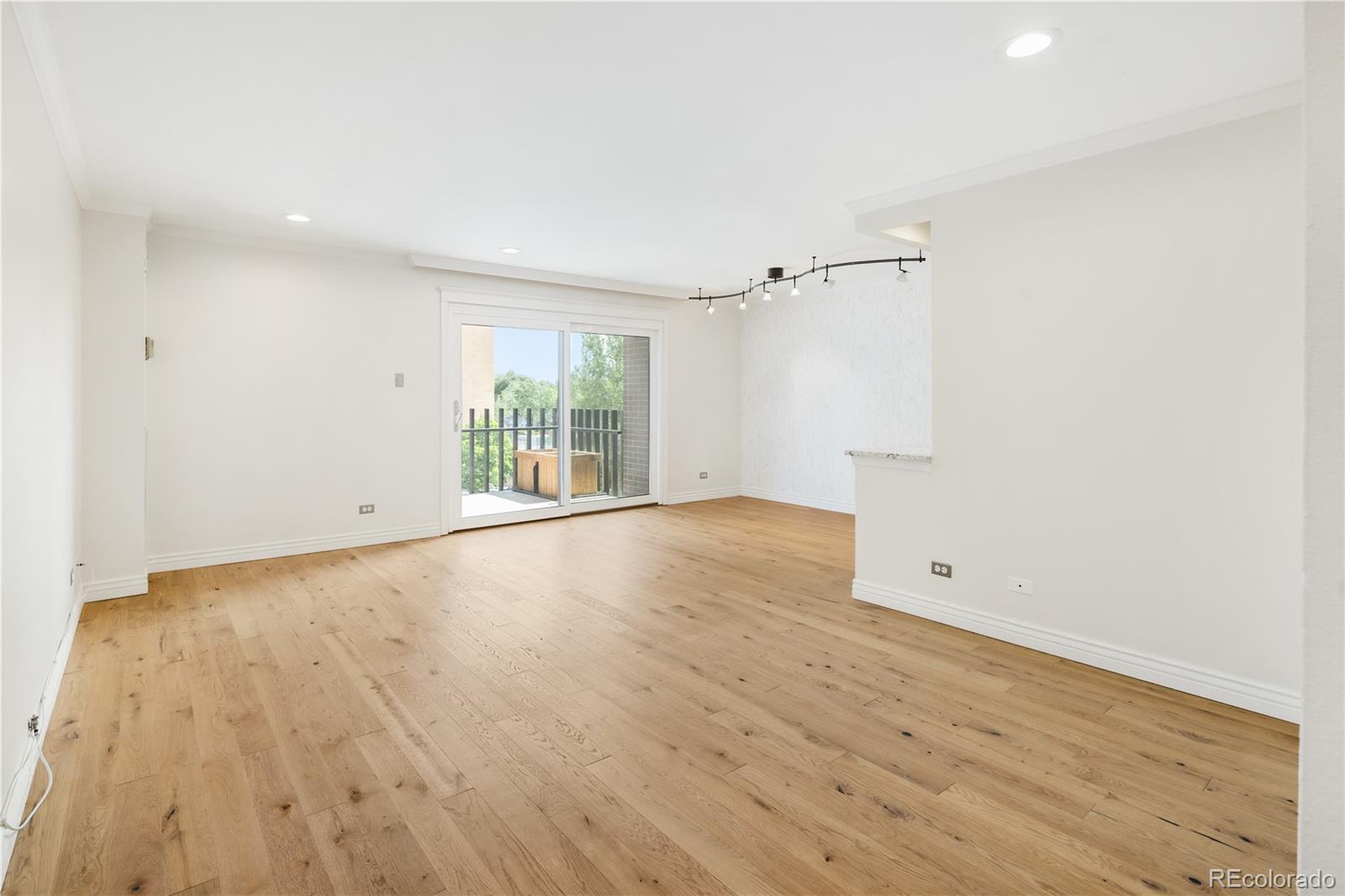 480 S Marion Parkway 602