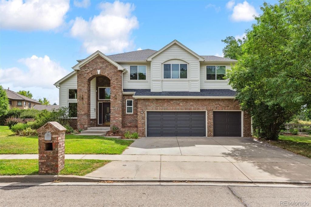 Photo of 2240 Summitview Drive, Longmont, CO 80504 (MLS # 9469049)
