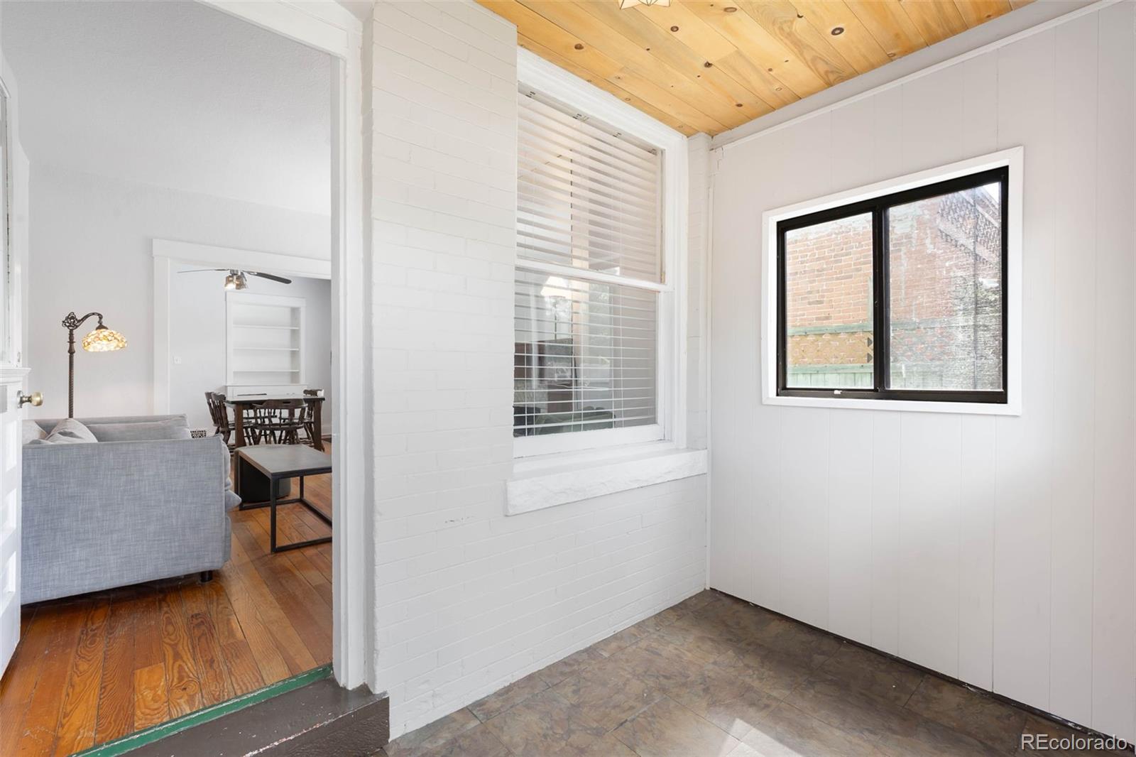 178 W Cedar Avenue
