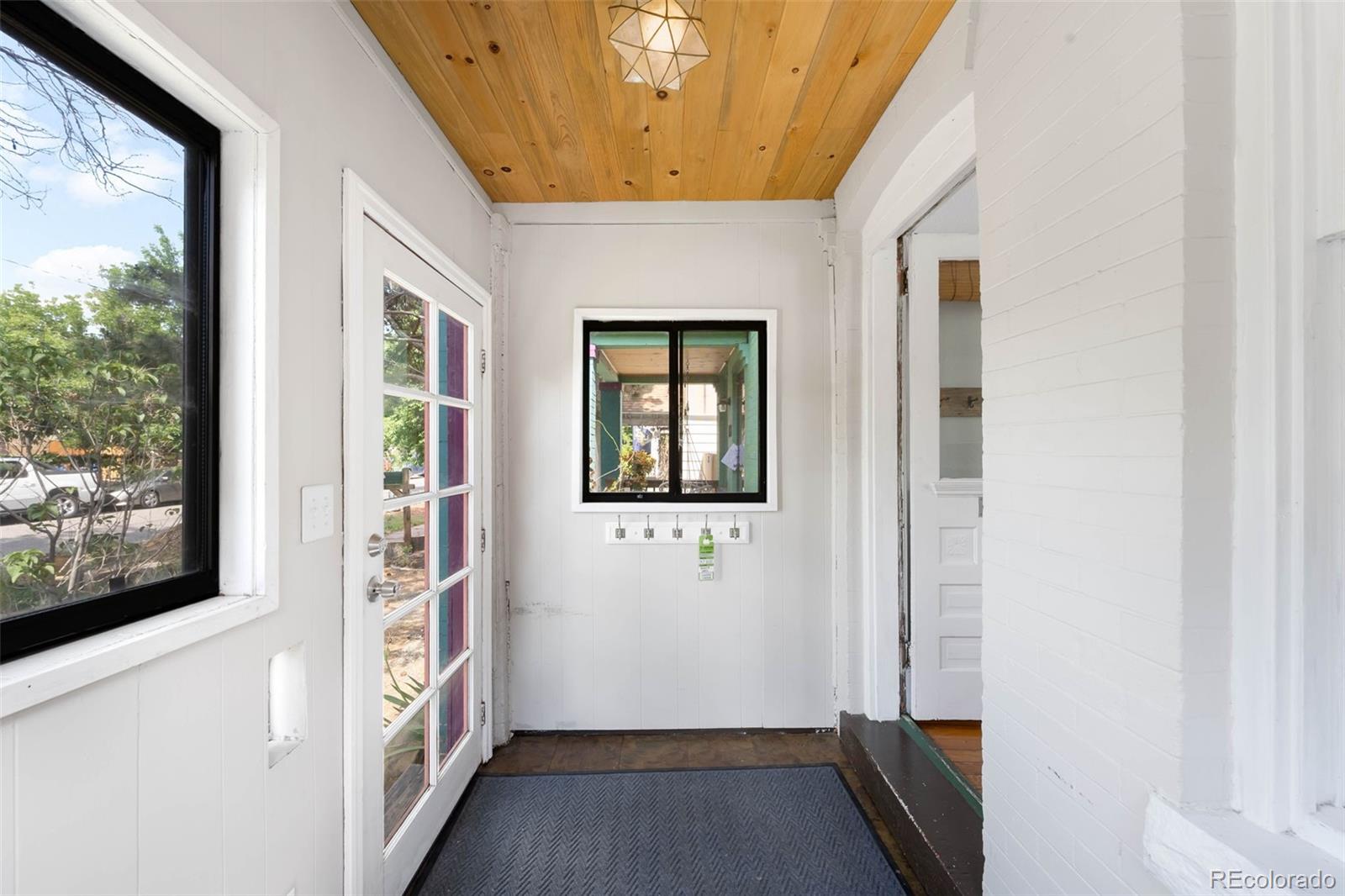 178 W Cedar Avenue