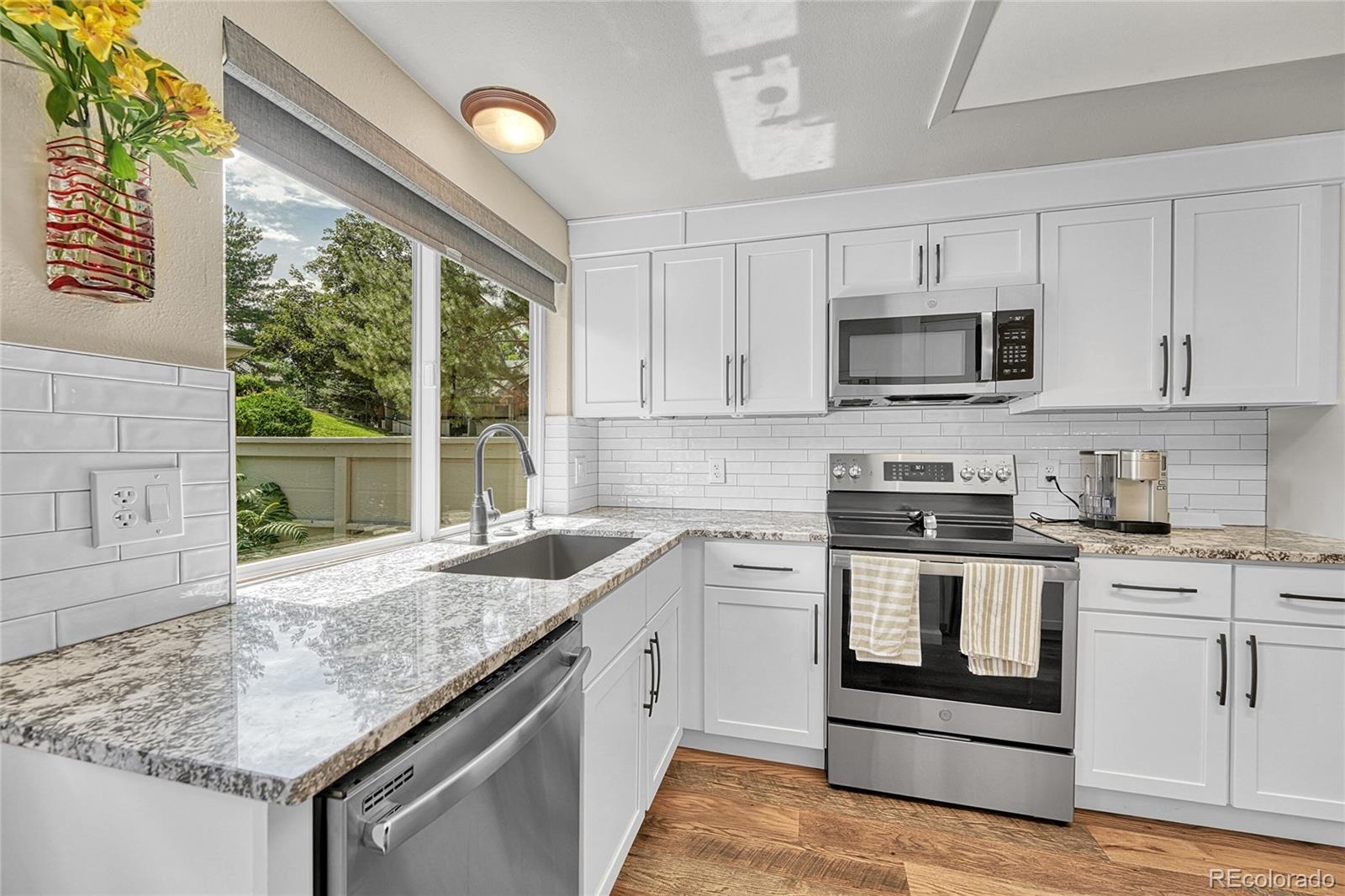 3127 E Long Circle