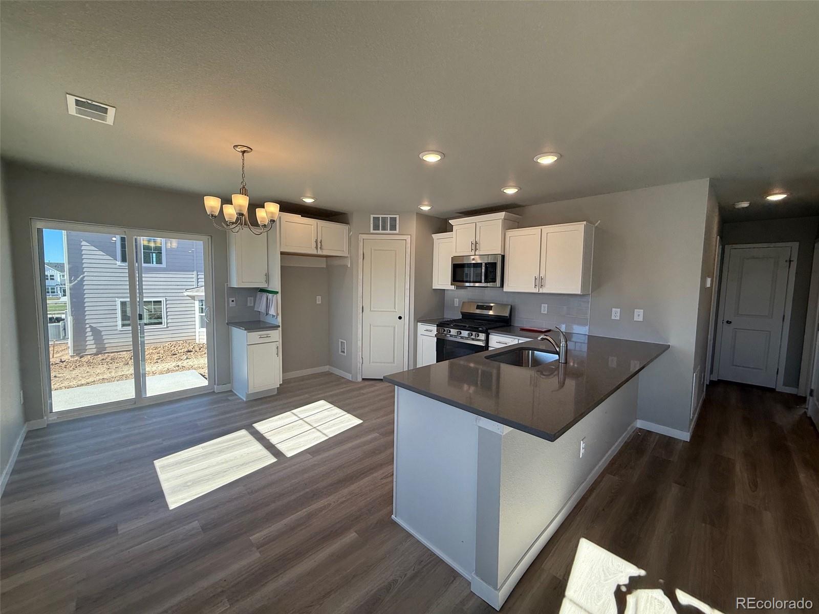 717 N Clubview Street