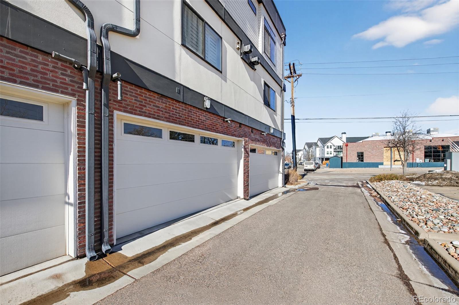 2214 W Powers Avenue