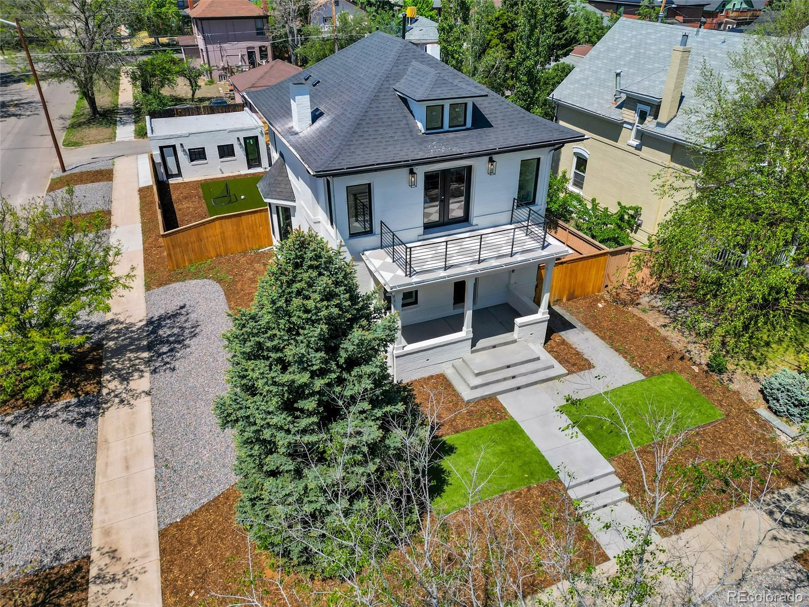 2905 N Vine Street