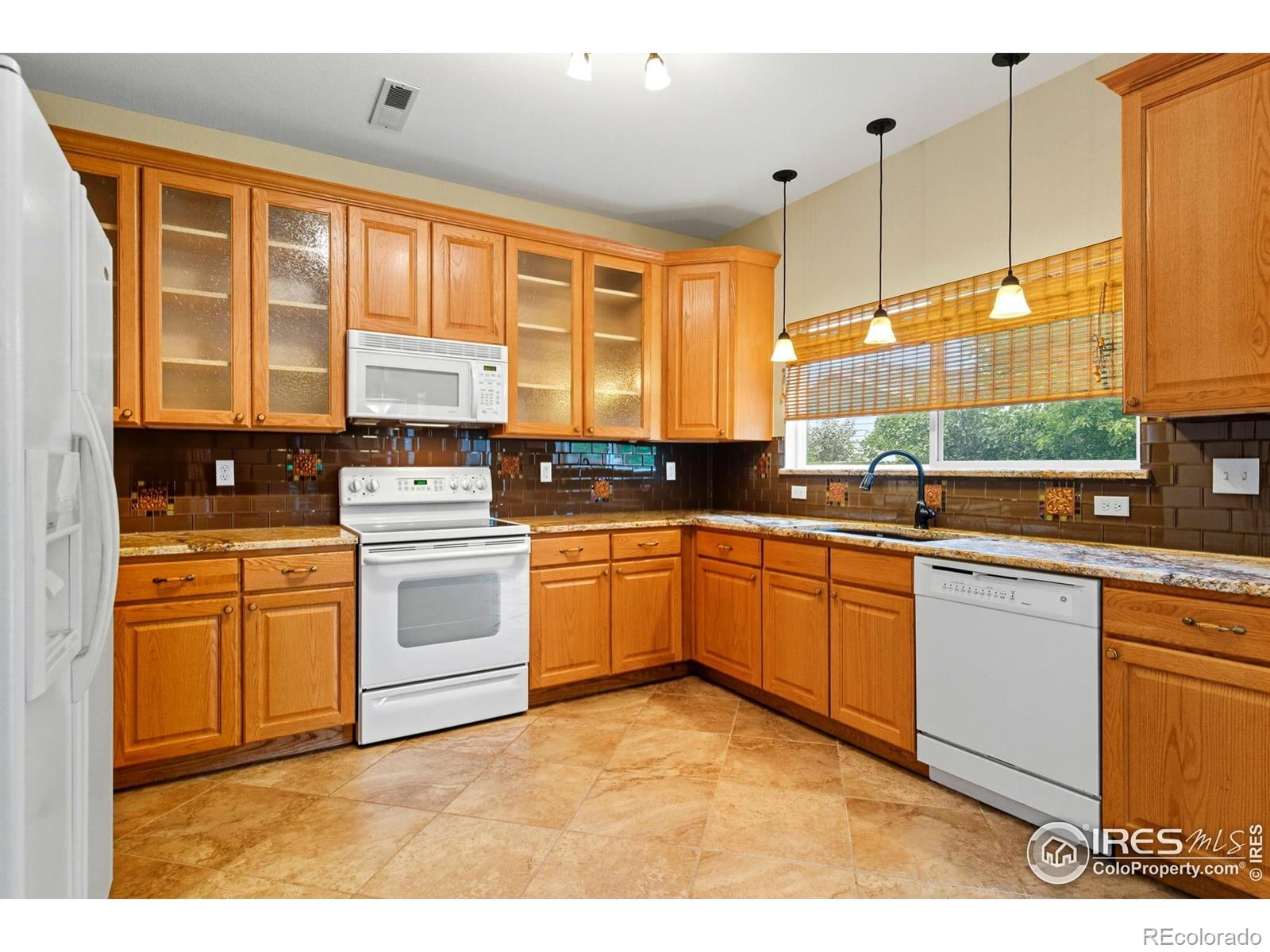 635 Elizabeth St Cir