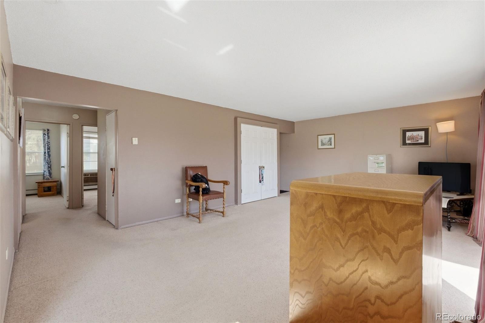 2130 S Vaughn Way 202E