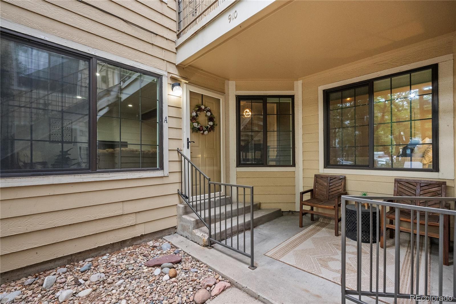910 S Dahlia Street Unit A, Denver, CO 80246 — MLS #5442016 — photo 2 of 24