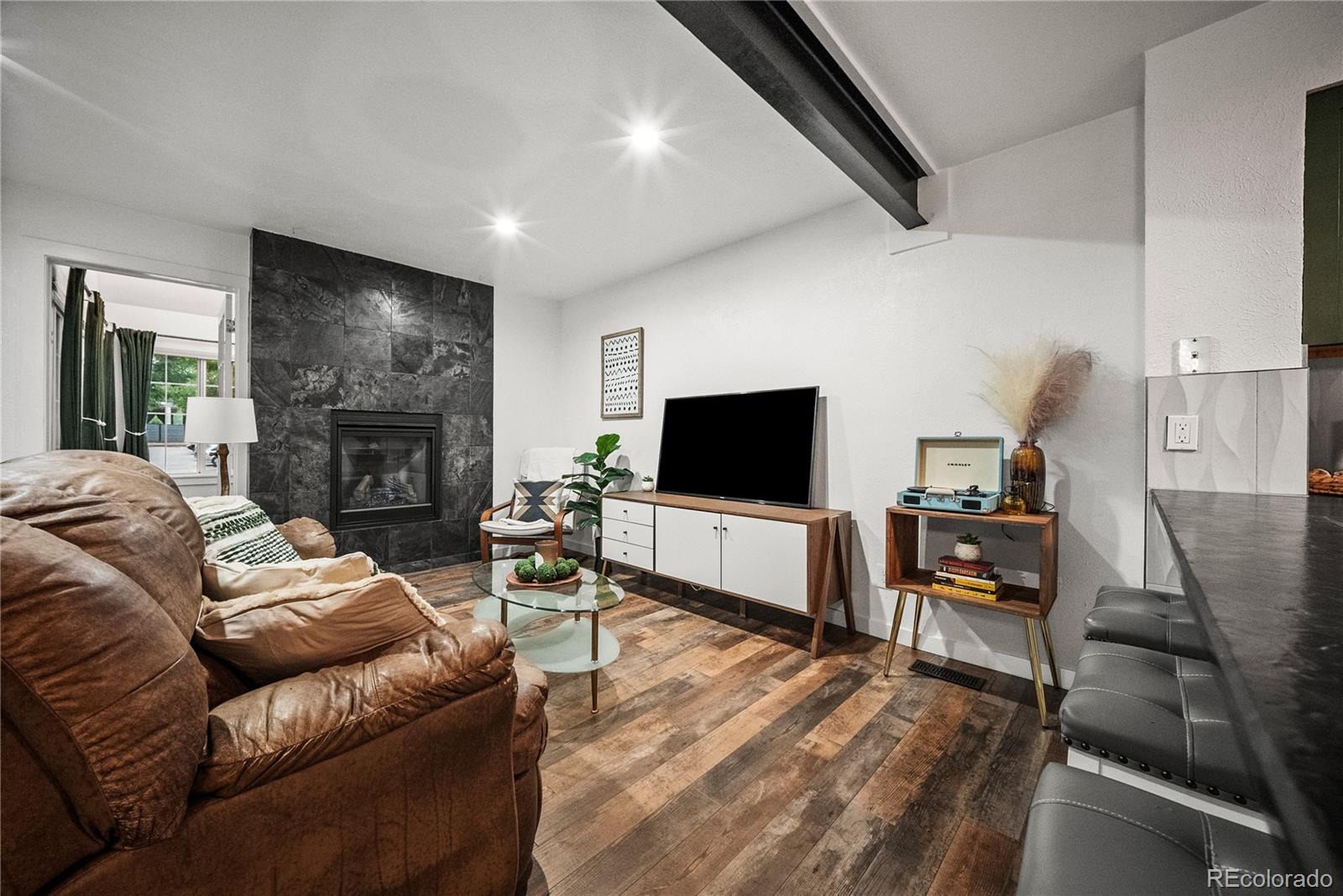 910 S Dahlia Street Unit A, Denver, CO 80246 — MLS #5442016 — photo 3 of 24