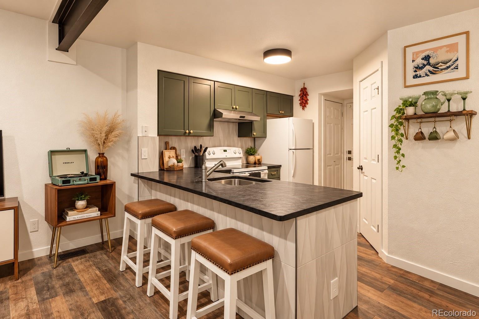 910 S Dahlia Street Unit A, Denver, CO 80246 — MLS #5442016 — photo 8 of 35