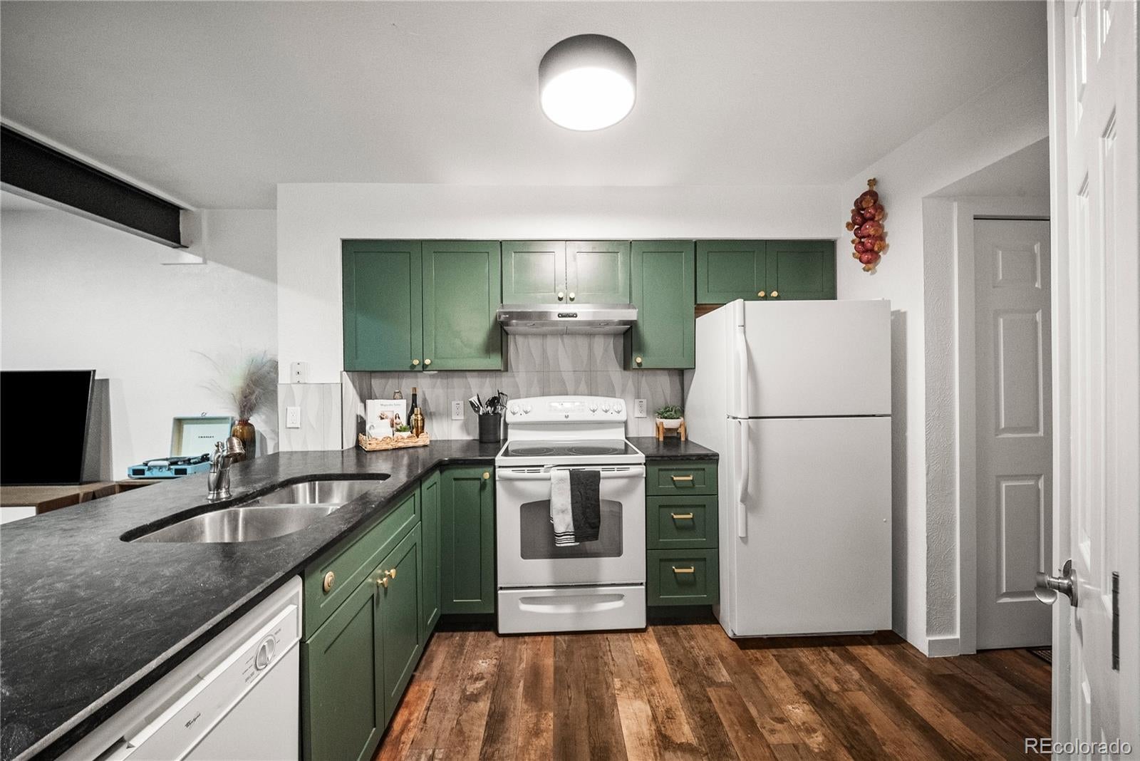 910 S Dahlia Street Unit A, Denver, CO 80246 — MLS #5442016 — photo 10 of 24