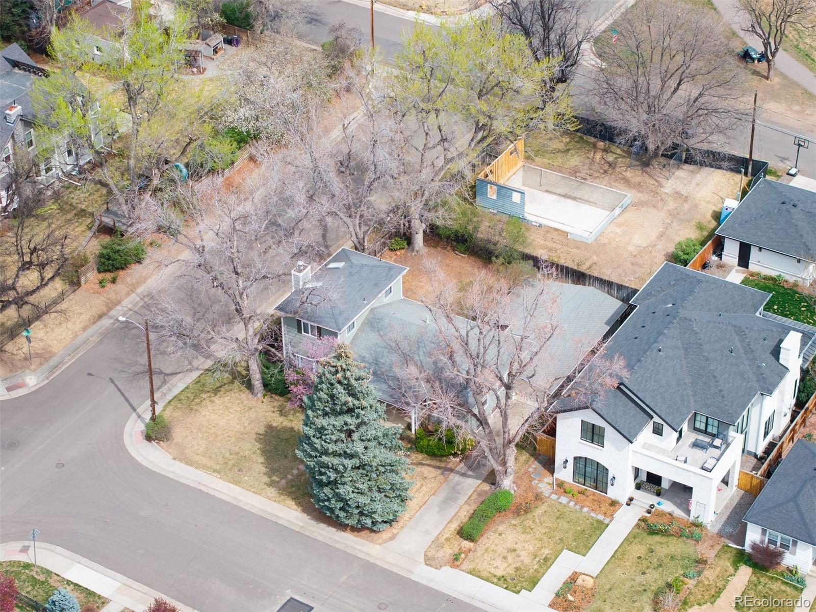 2600 S Saint Paul Street