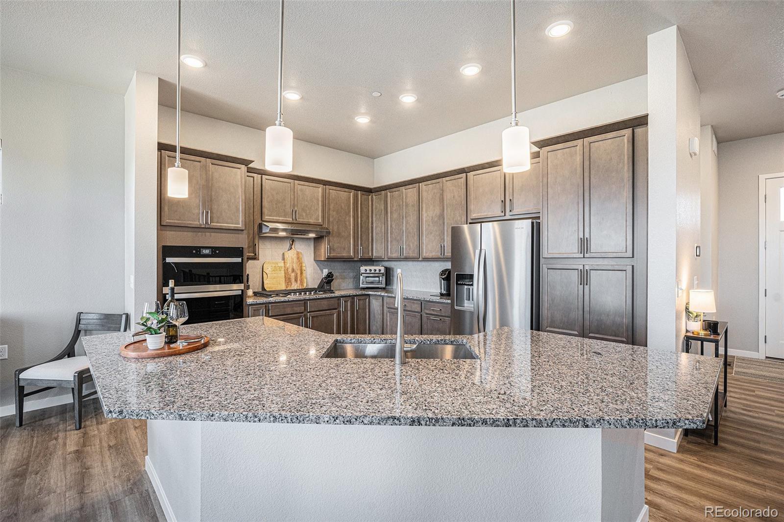 811 W 128th Place