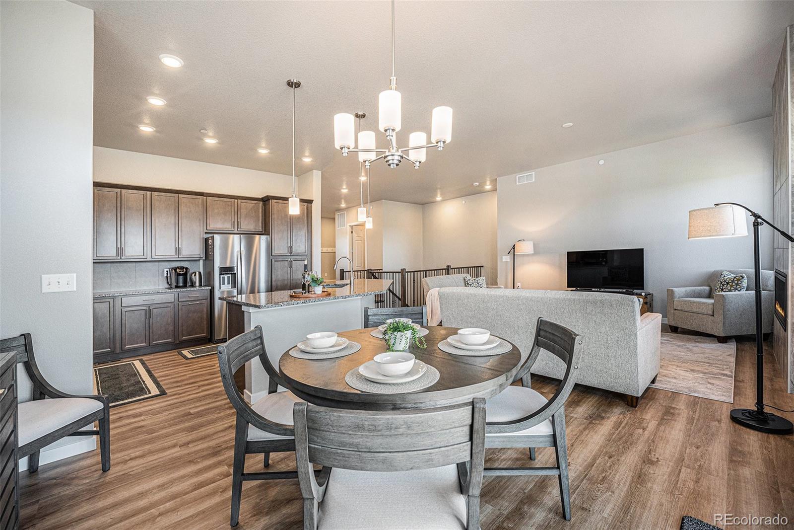 811 W 128th Place