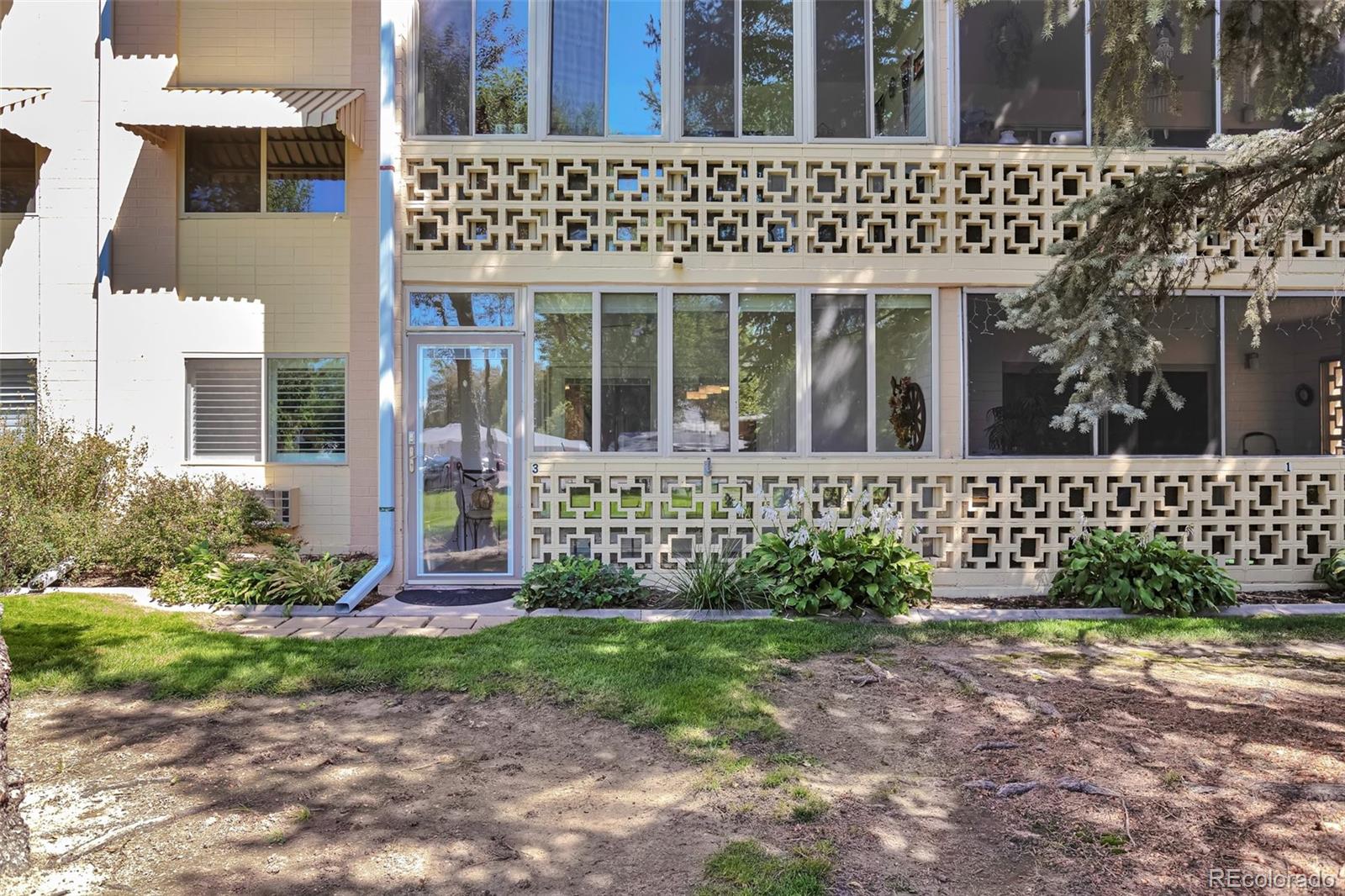 650 S Clinton Street 3A