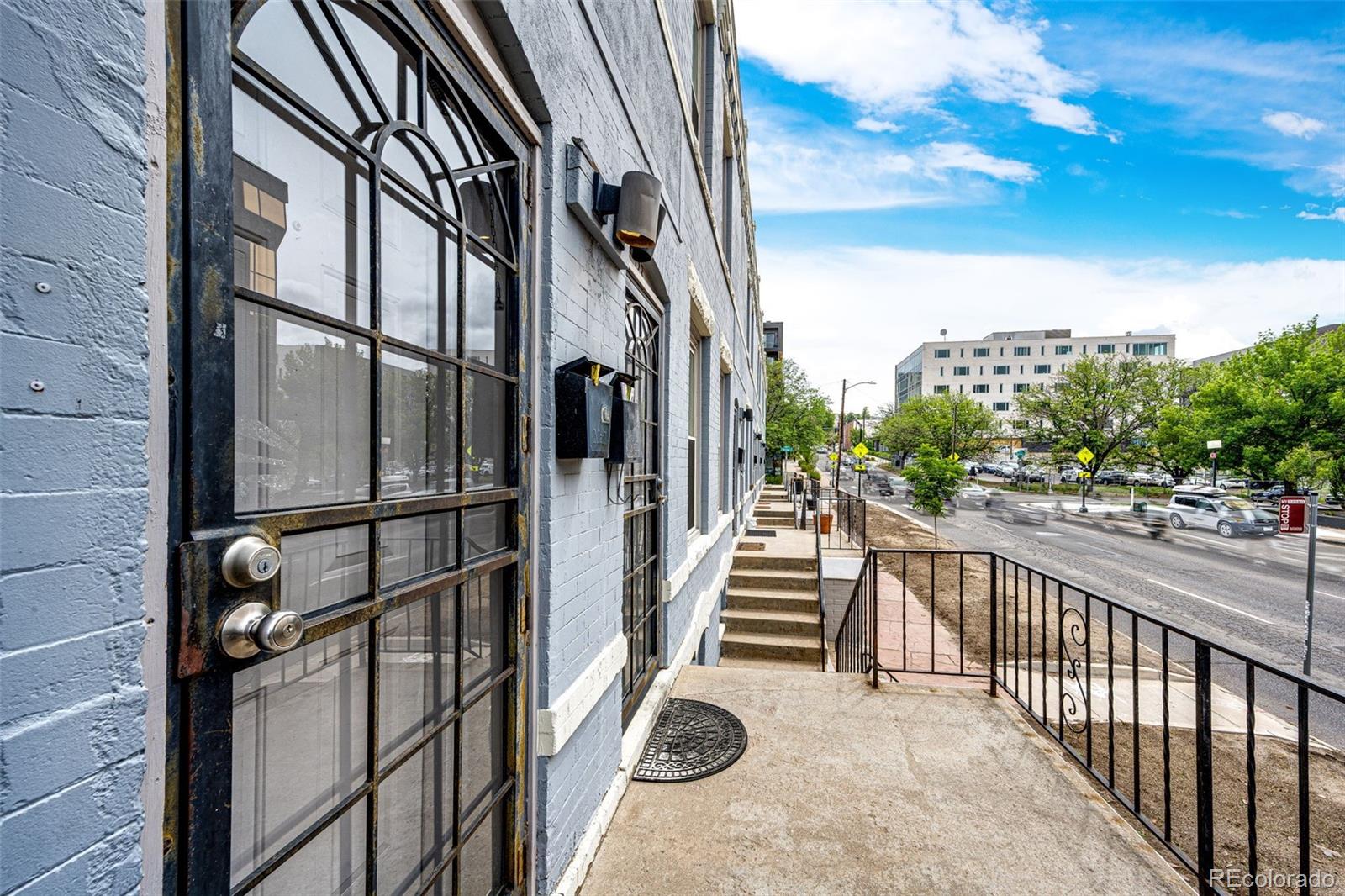 121 E 8th Avenue