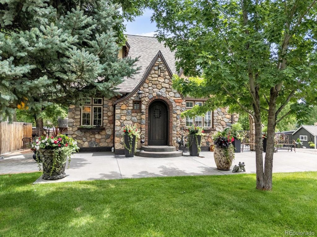Photo of 470 S Garrison Street, Lakewood, CO 80226 (MLS # 4629922)