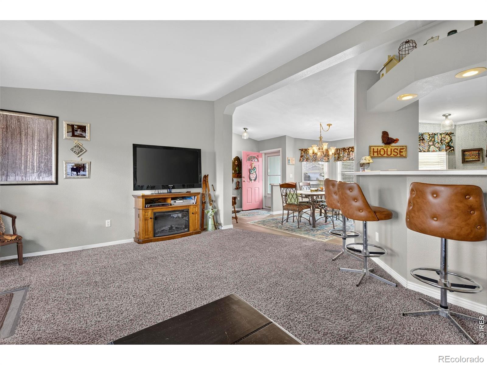 255 Vista Avenue