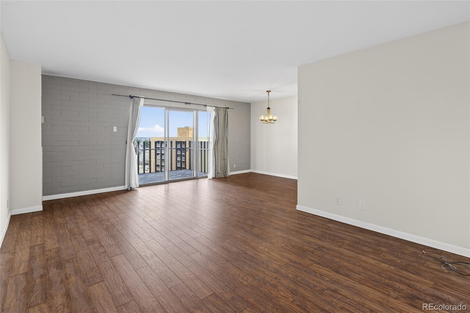 460 S Marion Parkway 1452