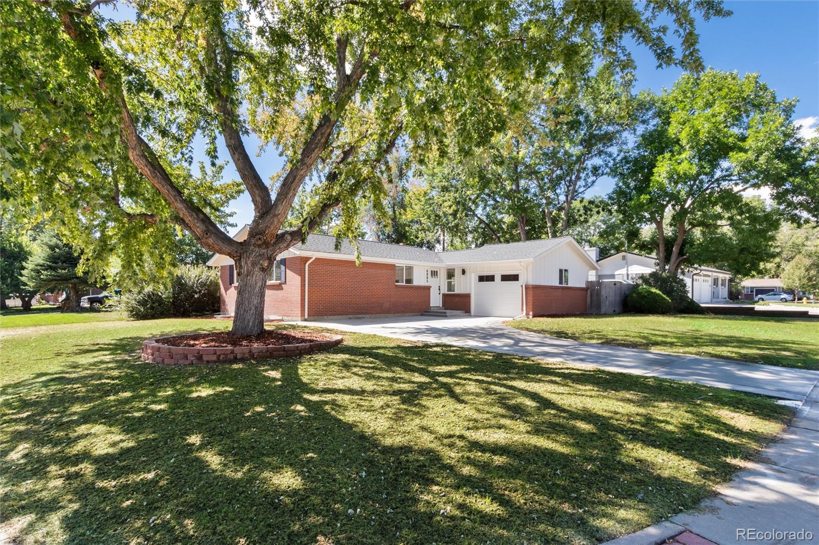 6885 Oak Way