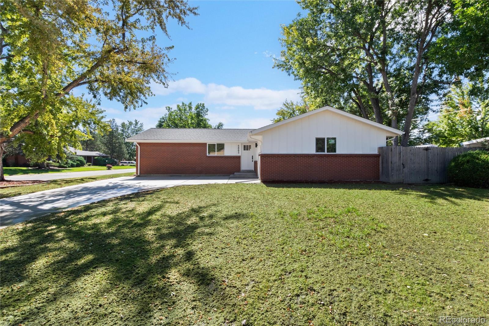 6885 Oak Way