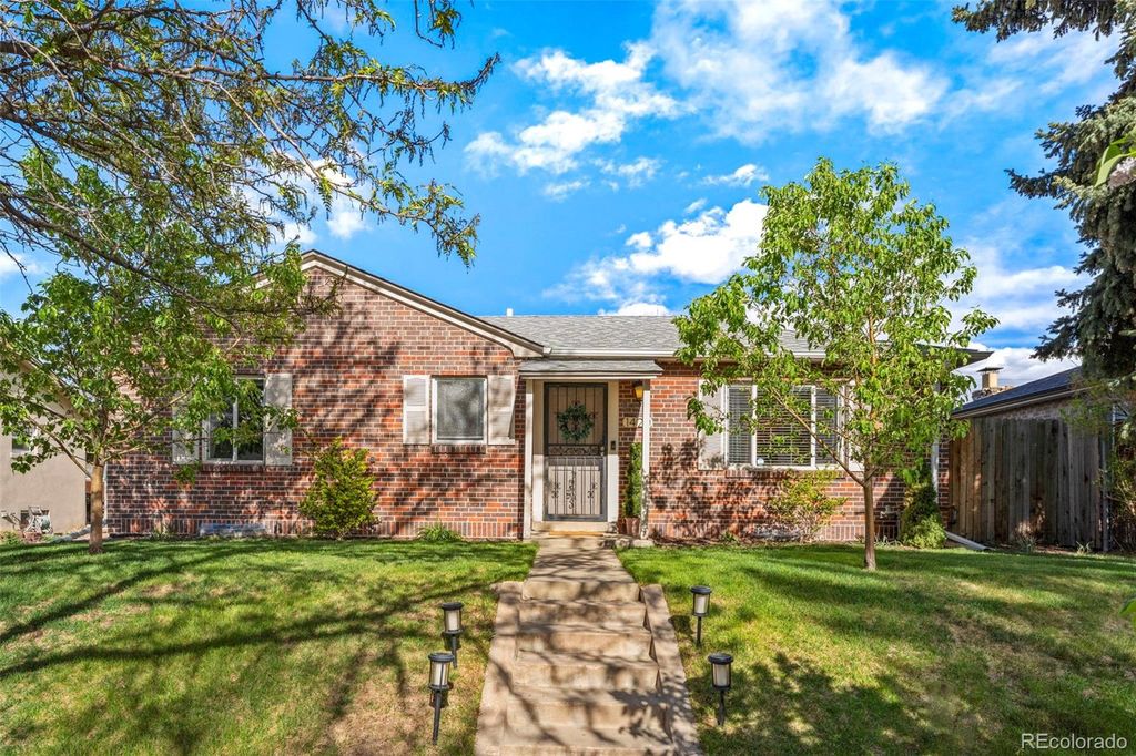 Photo of 1420 Rosemary Street, Denver, CO 80220 (MLS # 5576228)