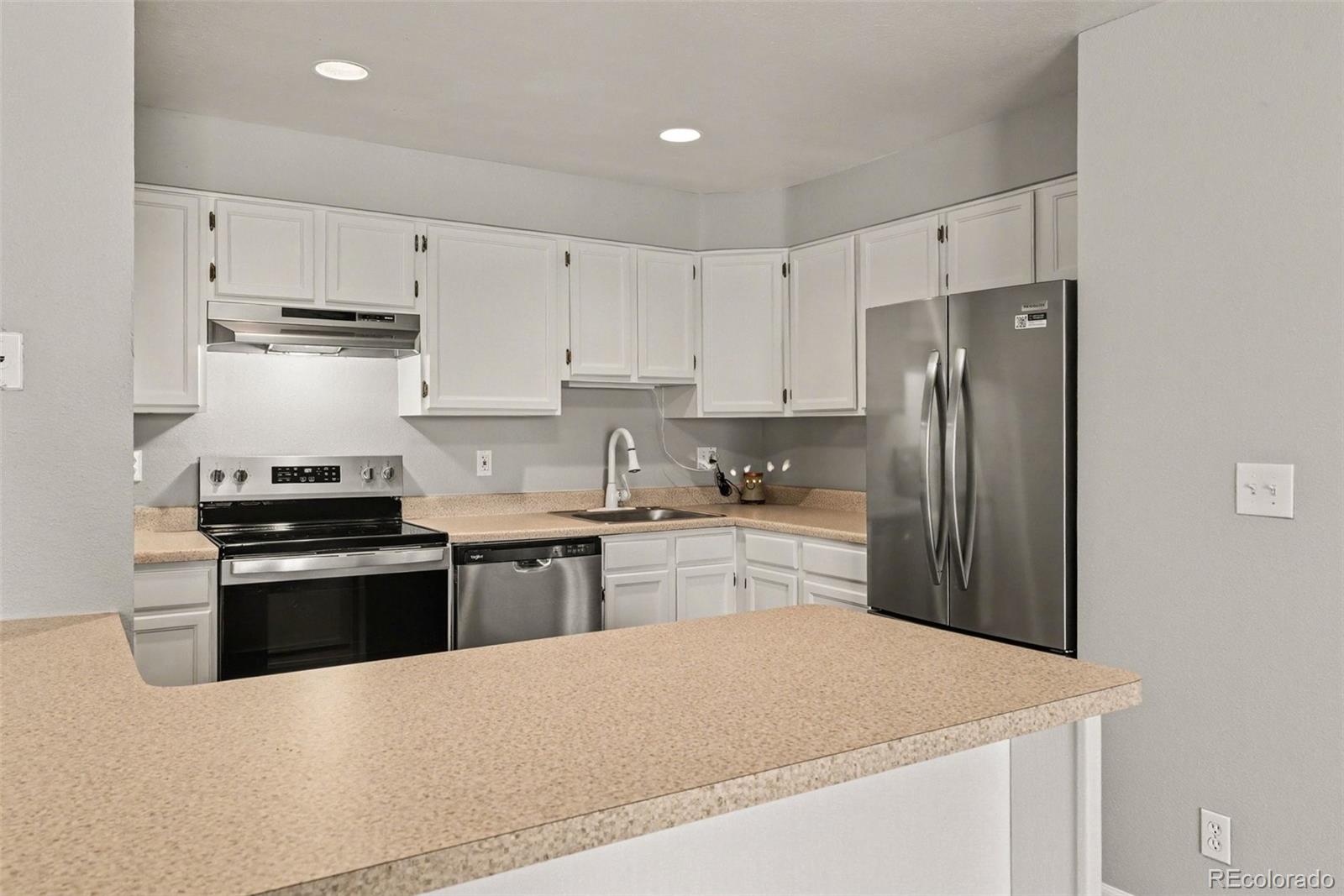 4899 S Dudley Street 8K