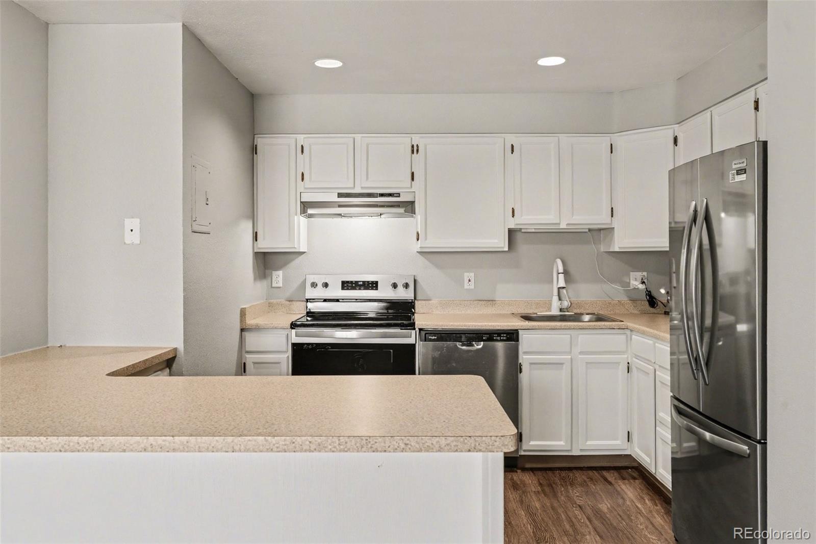 4899 S Dudley Street 8K