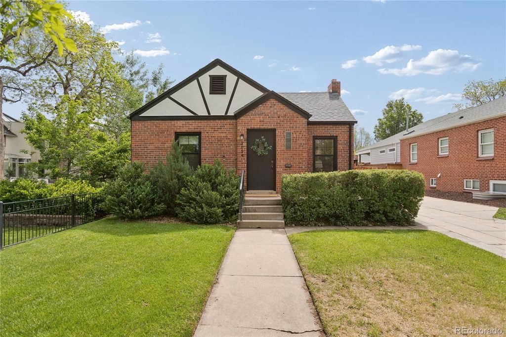 Photo of 2054 S Saint Paul Street, Denver, CO 80210 (MLS # 3937277)